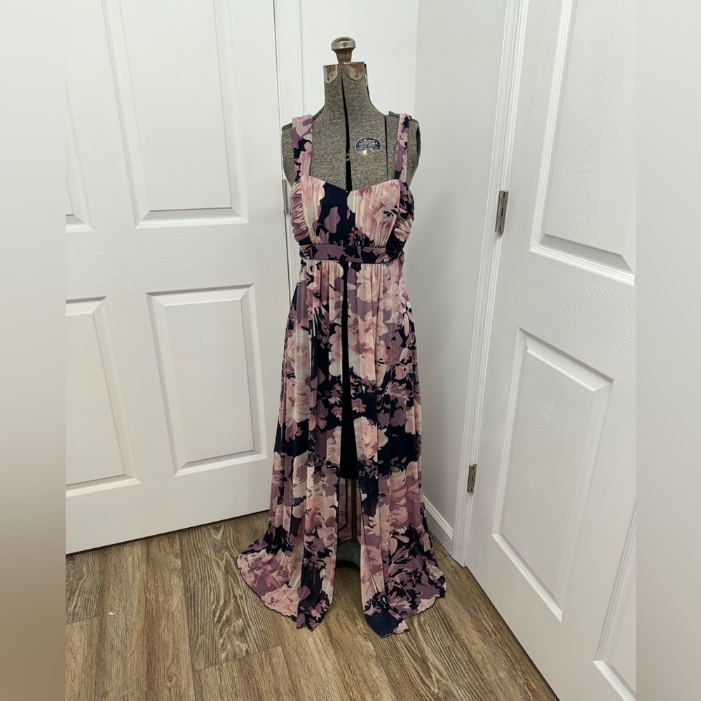 Women’s Maxi Dress size 8 (Medium)